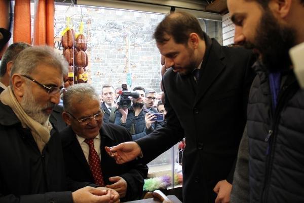 Bakan Berat Albayrak Kayseri'de esnafı ziyaret etti
