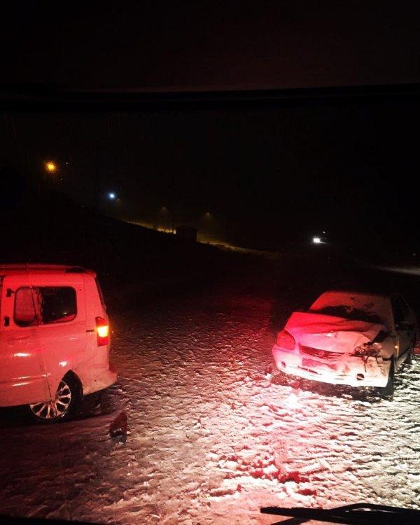 Van'da 2 araç çarpıştı: 5 yaralı