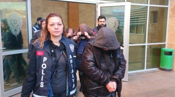 3 tekerli elektrikli bisikletle fuhuş servisi