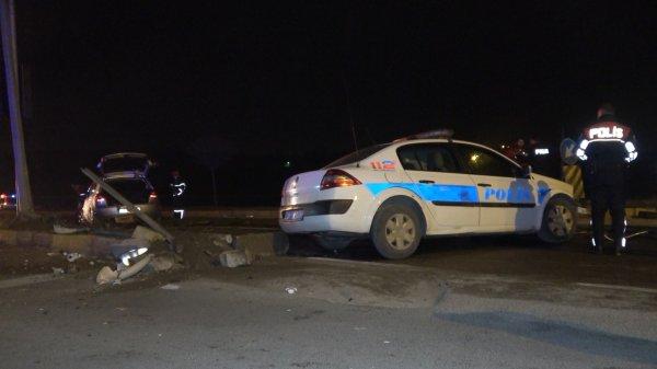 Kırıkkale'de şüpheli araç kovalayan polis kaza yaptı