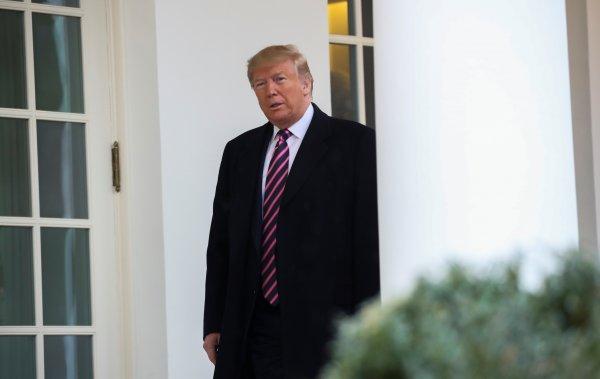 Donald Trump küreselcilere yüklendi