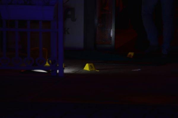 Beylikdüzü'nde eğlence mekanına silahlı saldırı: 2 yaralı