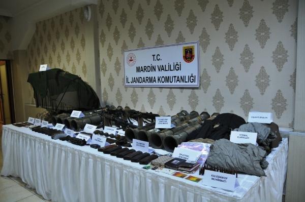 4 teröristin öldürüldüğü Mardin'de cephanelik çıktı