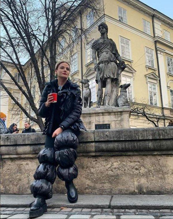 Seda Güven'in ilginç pantolonu