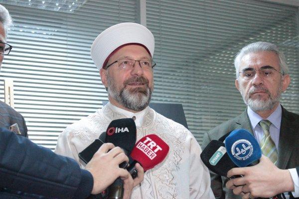 Diyanet'ten camilerdeki namaz kılma şekline yorum