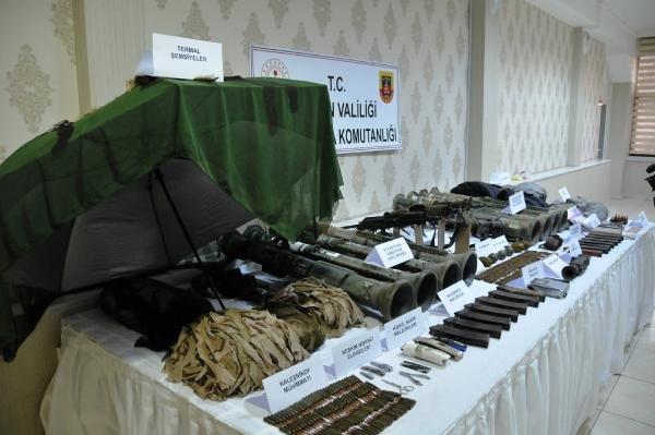4 teröristin öldürüldüğü Mardin'de cephanelik çıktı