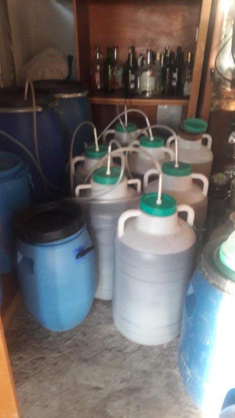 Çorum'da 1,2 ton sahte içki ele geçirildi