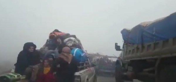 Suriyeliler Türkiye'ye göç etmeye başladı