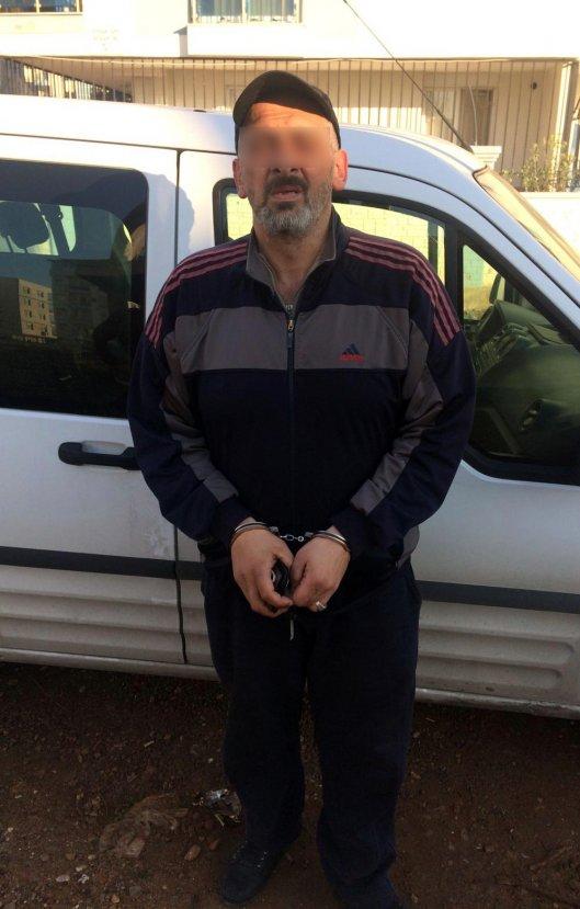 Antalya'da 4 iş yerinden 6 telefon çalan hırsız yakalandı