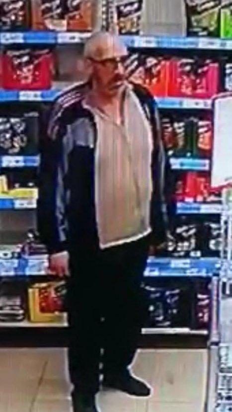 Antalya'da 4 iş yerinden 6 telefon çalan hırsız yakalandı