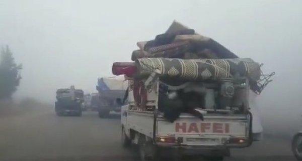 Suriyeliler Türkiye'ye göç etmeye başladı