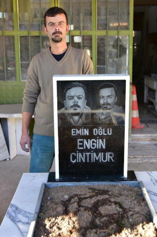 Rüyasında öldüğünü gören adam kendi mezarını yaptırdı