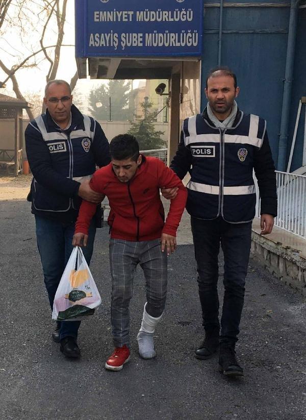 Çaldığı çelik kasayı ayağına deviren hırsız