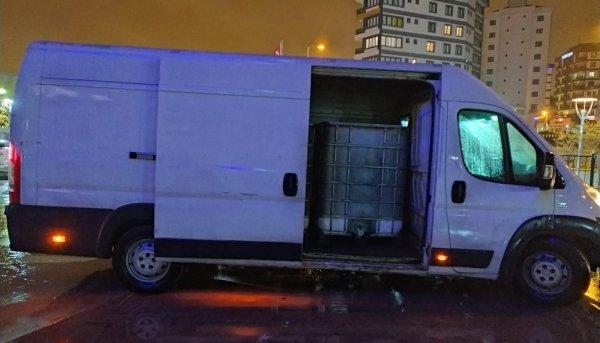 Minibüsten 3 ton kaçak akaryakıt çıktı
