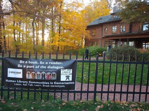 Materyali kitap değil insan olan İnsan Kütüphaneleri - The Human Library