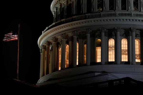 Trump'tan Türkiye'ye yaptırımları durdurmak için rapor