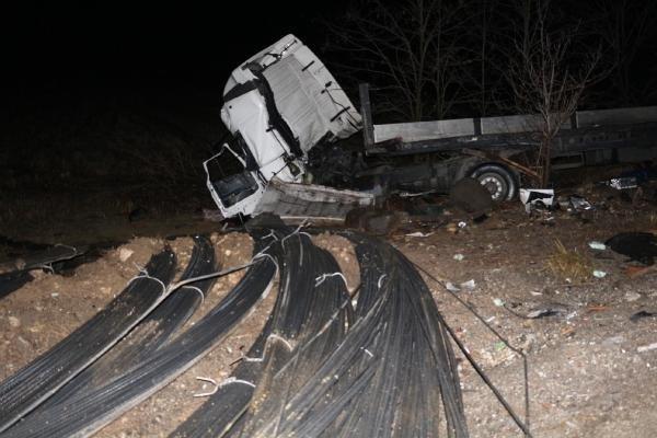 Çankırı'da iki tır kafa kafaya çarpıştı
