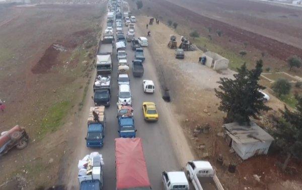 Suriyeliler İdlib'den kaçıyor