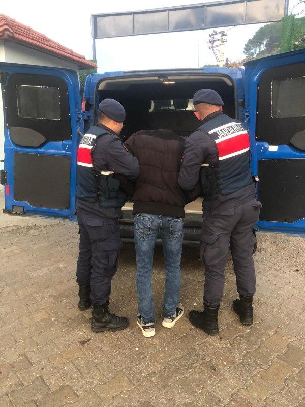 İzmir'de 22 çuval zeytin çalan şahıs yakalandı