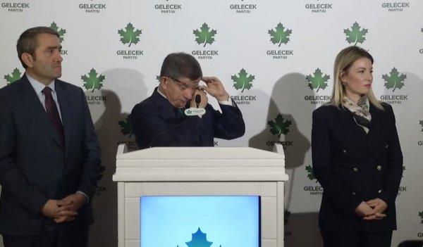 Ahmet Davutoğlu öksürmekten konuşamadı