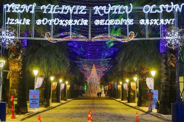 İzmir'de cadde ve sokaklar 2020'ye için hazırlandı
