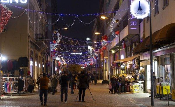 İzmir'de cadde ve sokaklar 2020'ye için hazırlandı