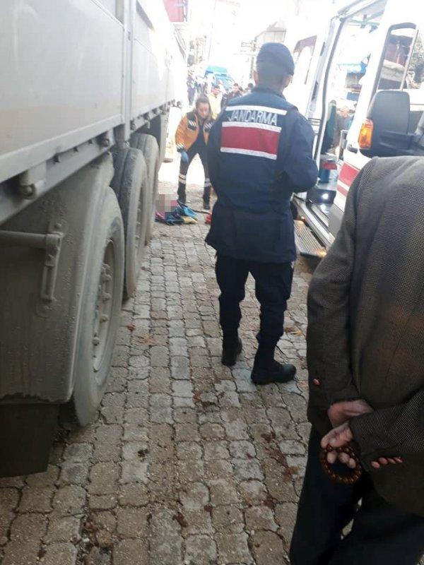 Antalya'da tırın çarptığı yaşlı adam hayatını kaybetti