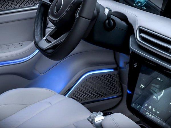 Yerli otomobilin içinden ilk fotoğraf