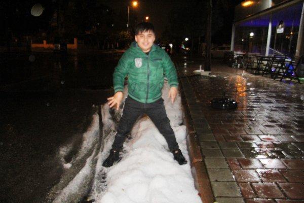 Doluyu kar sanan Antalyalıların sevinci yarım kaldı