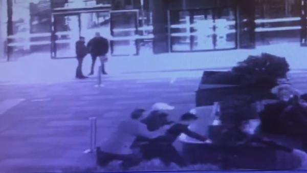 Tuvalet sırası kavgasında 3 kardeş bıçaklandı