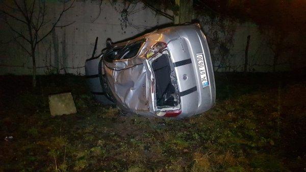 Karabük'te araç 35 metreden boş araziye düştü