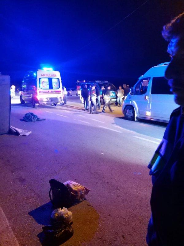 Çanakkale'de göçmenleri taşıyan kamyonet kaza yaptı