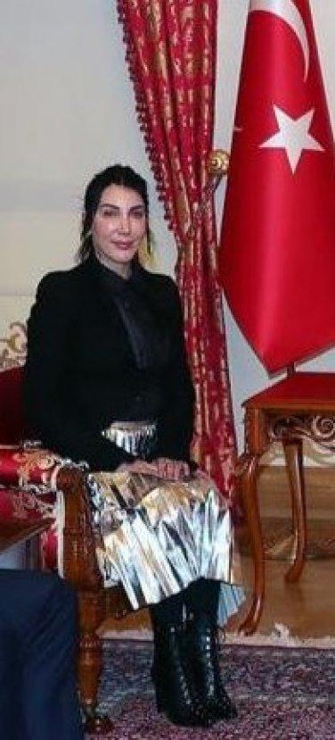 Erdoğan Demet Akalın ve Hande Yener'le görüştü