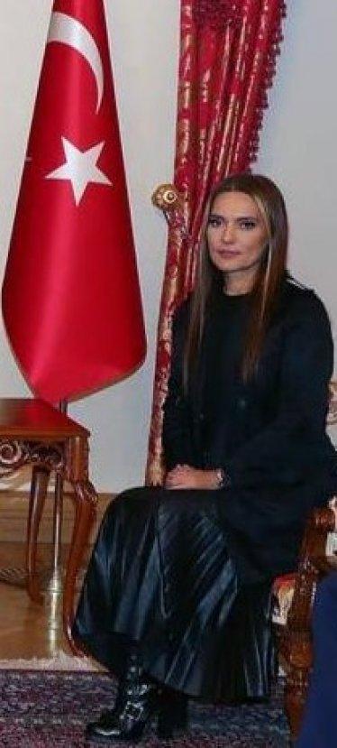 Erdoğan Demet Akalın ve Hande Yener'le görüştü