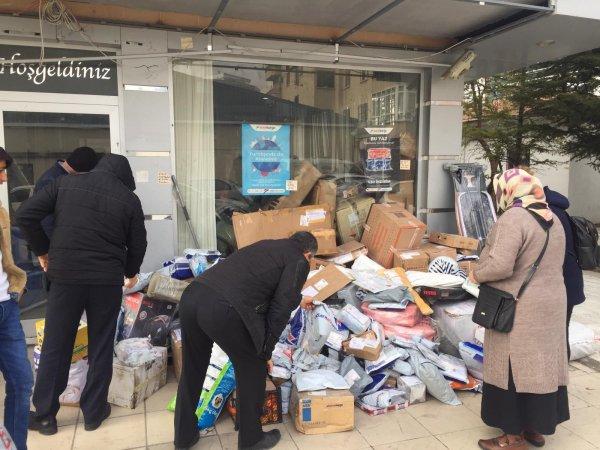 Mağdur vatandaşlar kargo yığınları arasında kaldı