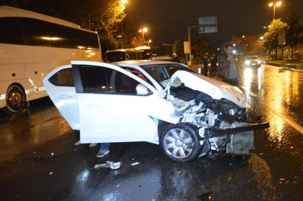 Alkollü sürücünün çarptığı otomobil 300 metre savruldu