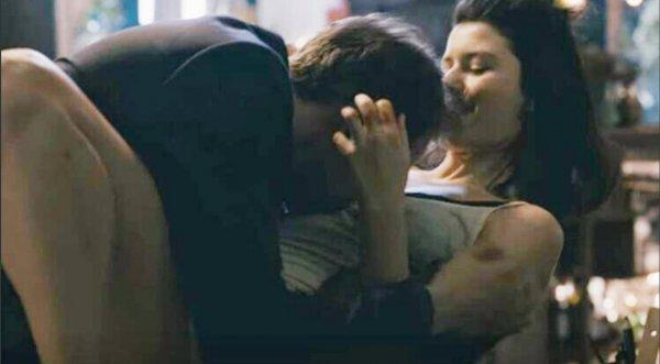 Beren Saat, Netflix'teki eşcinsel içerikleri savundu