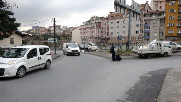 Otomobil kanala uçtu, vatandaş son anda kurtuldu