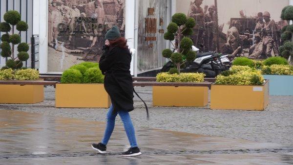 Çanakkale'de fırtına etkili oluyor