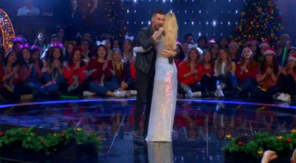 Seda Sayan'ın oğlundan 'Ah Geceler' performansı