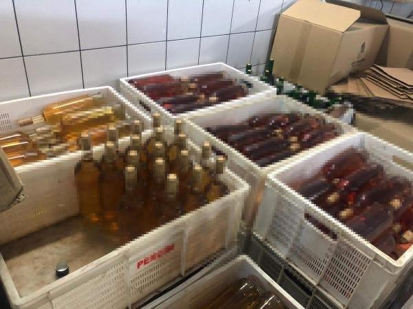 355 ton sahte şarabın üretildiği fabrika mühürlendi