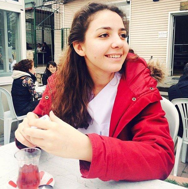 Alkol komasından ölen diş hekimi defnedildi