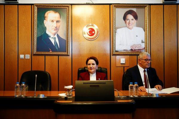 İyi Parti koridorlarında Akşener fotoğrafları