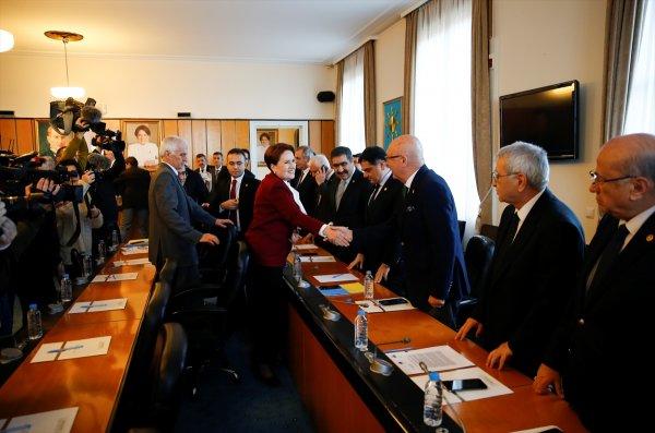 İyi Parti koridorlarında Akşener fotoğrafları