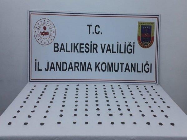 Balıkesir'de Bizans sikkelerini satan zanlıya suçüstü