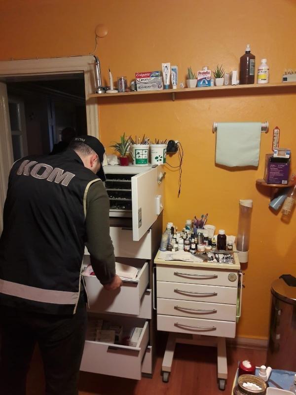 Sahte dişçi yakalandı, muayenehanesi mühürlendi