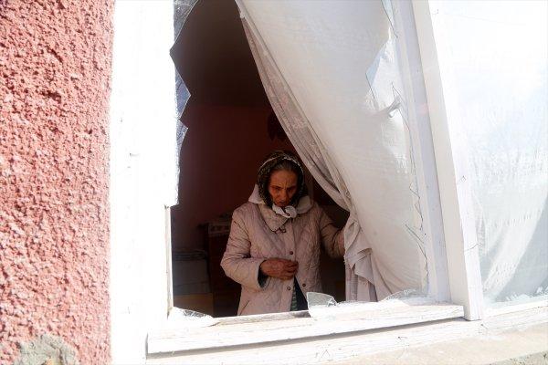 Yaşlı kadın ve kızını bağlayıp, 800 TL'sini çaldılar