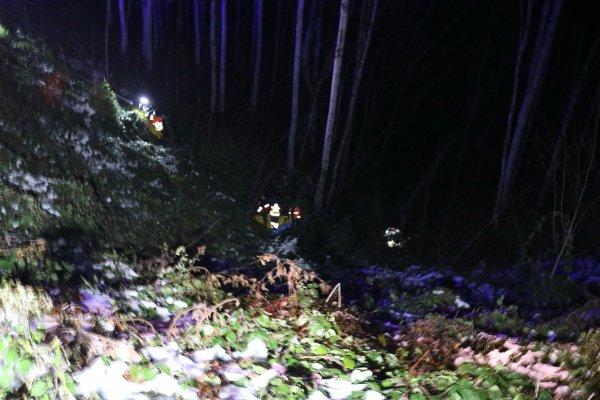 Zonguldak'ta otomobil 40 metreden uçtu:1 ölü 3 yaralı