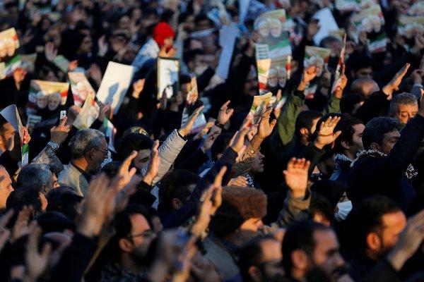 İranlı komutanın cenazesi ülkesine getirildi