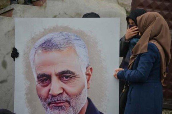 İstanbul'da Kasım Süleymani protestosu